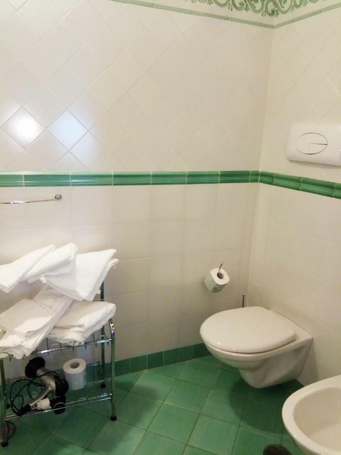 Amalfitani Salerno Centro Bed & Breakfast エクステリア 写真